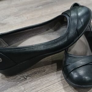 Elegant Black Flats for Women